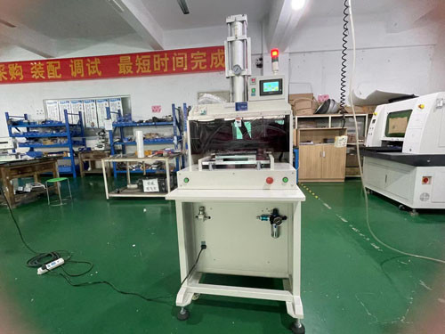 Snel reageren op klachten van klanten voor gietijzeren PCB-punchmachine