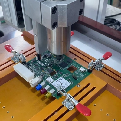 Desktop pcb router machine met eenvoudige programmering en hoge nauwkeurigheid