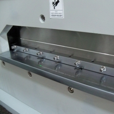 PCB V-Cut Machine 450mm snijmachine PCBA, FR4, LED lenght bar, Aluminium board