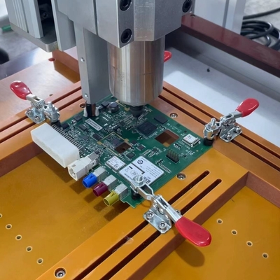 220V Desktop PCB Router Machine 650mm X 450mm Werkgebied