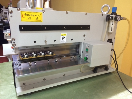 Pneumatische PCB-V-snijmachine met lineair lemmet 330 mm hoog snelheidsstaal
