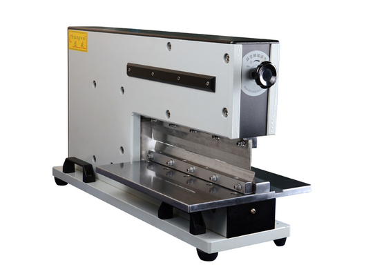 PCB-V-snijmachine met een compacte grootte van 620*230*400 mm voor ruimtebesparende oplossing