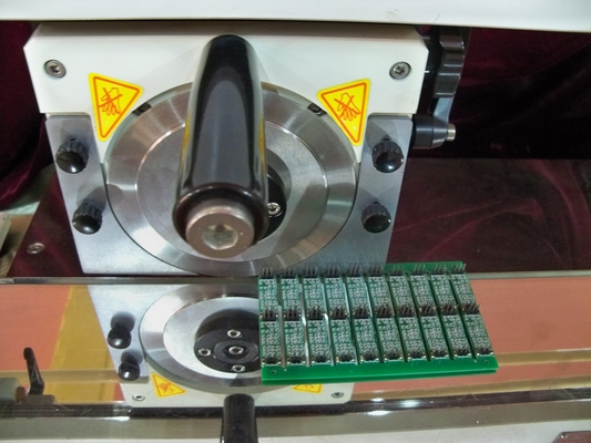 110V PCB-Raad die Machine, 0.6mm de Separatormachine van Diktepcb, PCB Depaneling maken