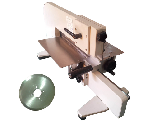 Vermijd dat soldeerverbindingen en circuits van scheuren met PCB-separator machine