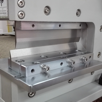 Automatische PCB-V-snijmachine voor moeiteloze en consistente afwerking