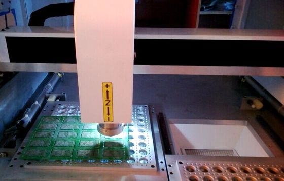 De gealigneerde PCB-Machine van Routerdepaneling, PCB-Separator die, PCB Snijder verpletteren