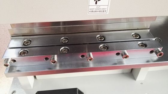 2.0mm FR4 Raadspcb V snijden Machine met Twee Scherpe Lineaire Bladen