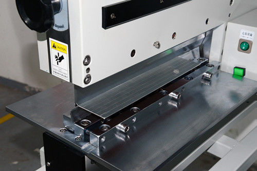 10W PCB-v-Besnoeiing Sparator-Machine 400mm die met Gevoelige SMD scheren